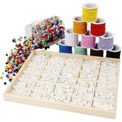 Set für Armbänder aus Buchstaben-Perlen