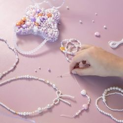 Wachsperlen, Lochgr&ouml;&szlig;e 1,3-2,5 mm, ca. 1800+ Stk, Pastellorange, Rosa mattiert, Helllila, Perlmutt, 127 g, 1 Pck