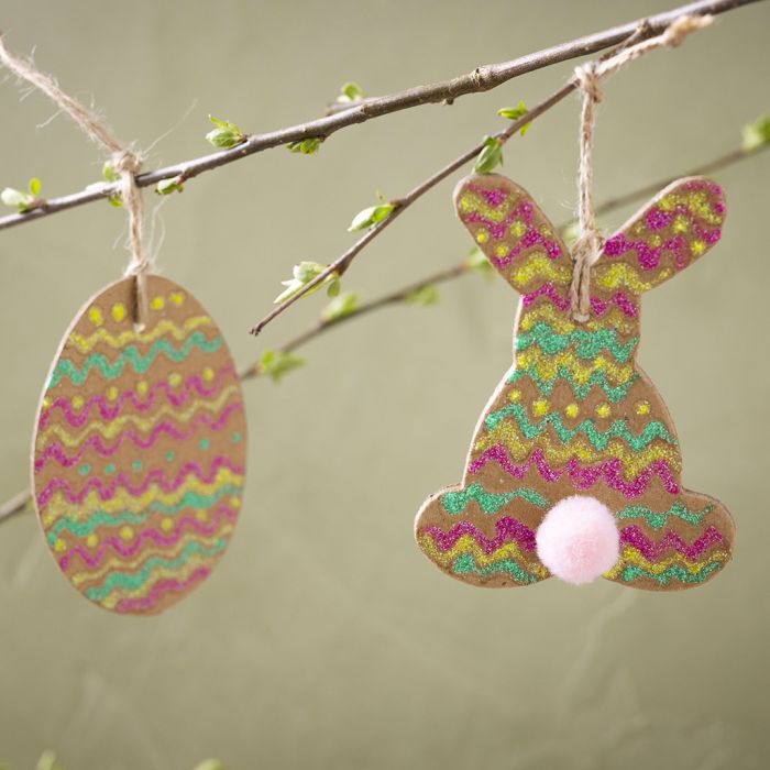 Osterei und Osterhasen mit Glitzerkleber und Pompon