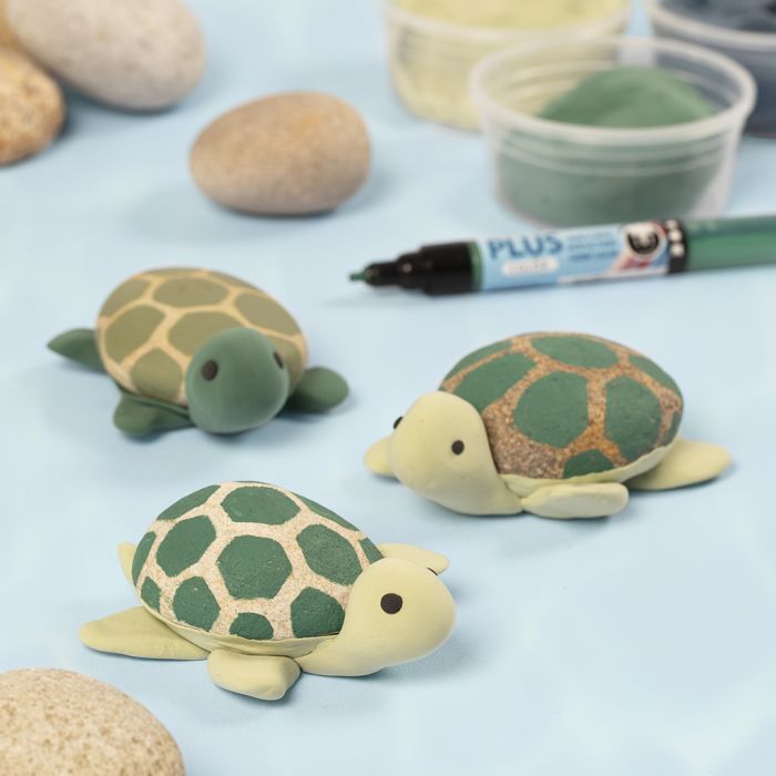 Schildkröten auf Steinen gemalt mit Plus Color Markern und Silk Clay®