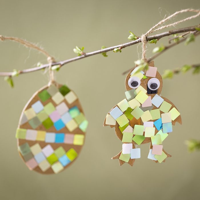 Osterküken und Osterei mit Mosaik
