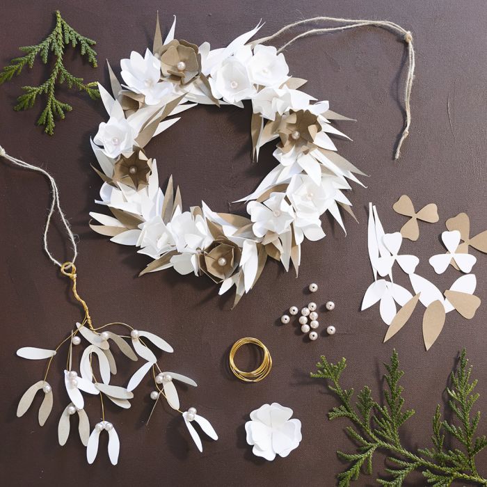 Blumenkranz und Mistelzweig aus Papier