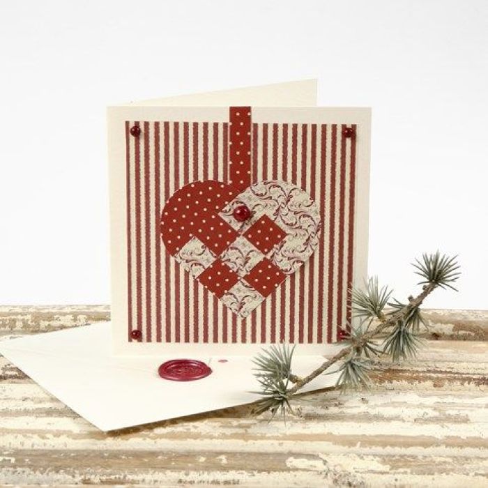 Weihnachtskarte mit Herz aus Design-Papier und Kuvert mit Wachssiegel