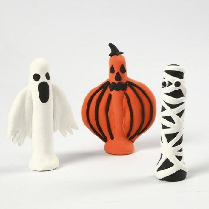 Halloween-Figuren aus Wäscheklammern, bedeckt mit Silk Clay