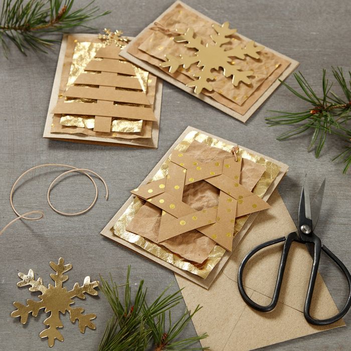 Weihnachtskarte, verziert mit einem Anhänger aus Kunstlederpapier