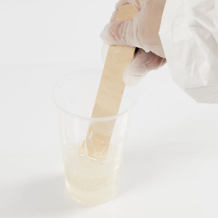 So mischen Sie Harz und Härter