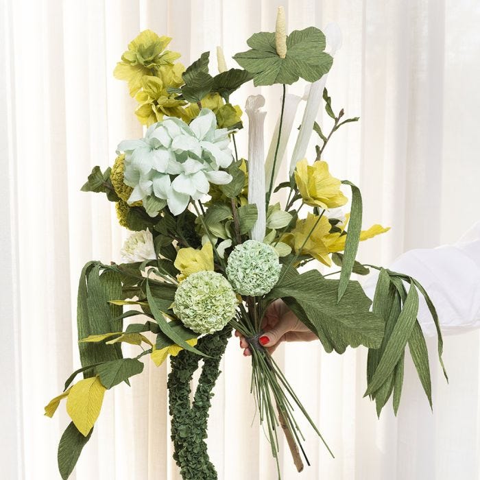 Krepppapierstrauß für eine große Vase
