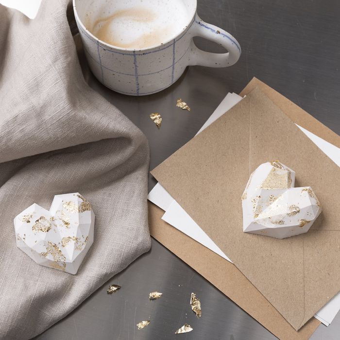 Herz aus Kunstharzgussmischung