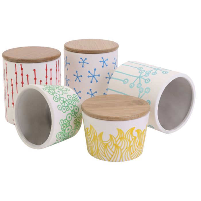 Elegante Töpfe und Schalen mit grafischem Motiv