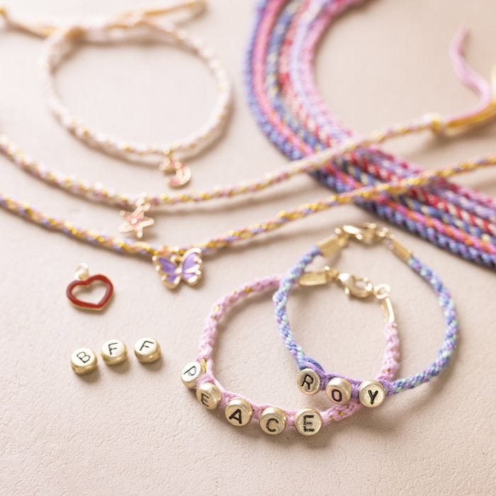 Starter Bastelset: So basteln Sie Kumihimo-Armbänder und Minischlüsselbänder