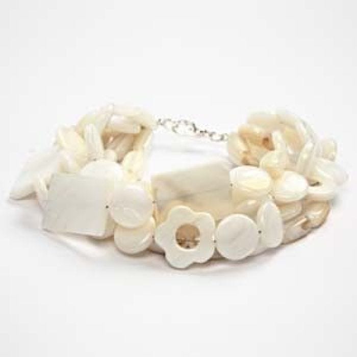 Armband aus Perlmuttperlen