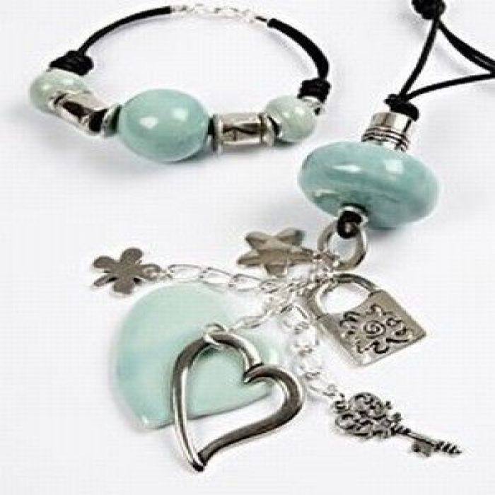 Schmuck mit modischen Keramikperlen