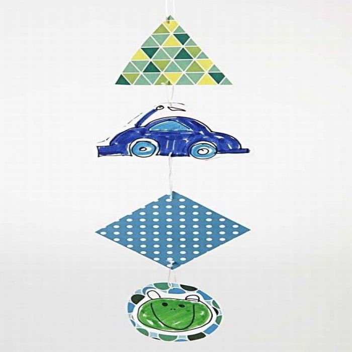 Ein Mobile aus Color Bar Karton