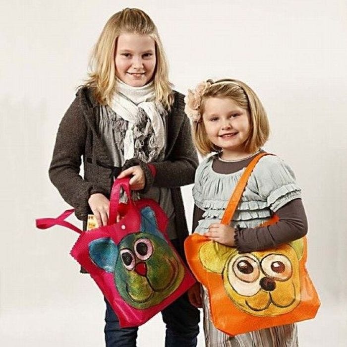 Bunte Taschen in kräftigen Farben