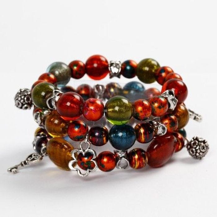 Armbänder mit Glasperlen