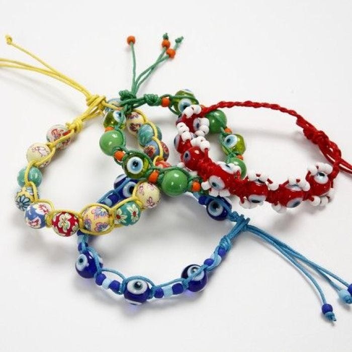 Geflochtene Armbänder