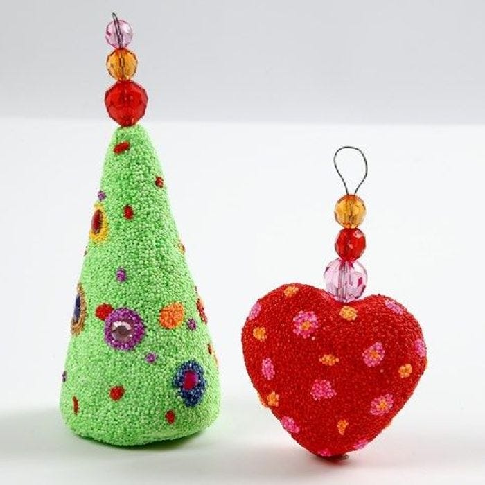 Weihnachtsschmuck aus Styropor mit Foam Clay und Facetten-Perlen