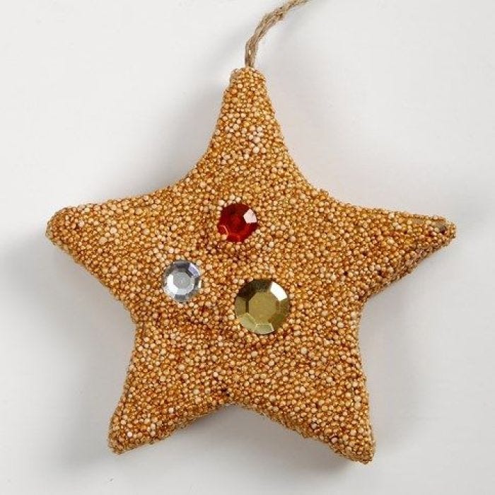 Hängender Weihnachtsschmuck aus Pappmaché mit Foam Clay