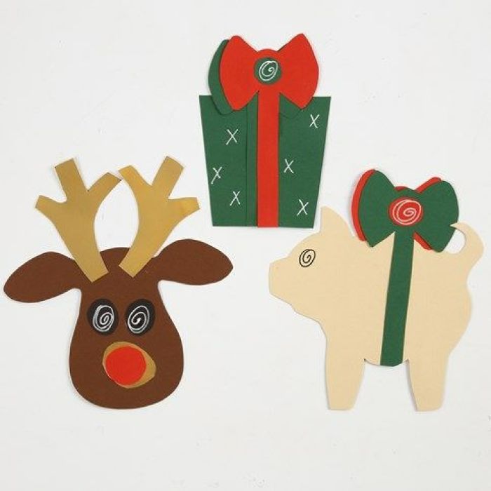 Weihnachtsdeko aus Karton, angefertigt mit Schablonen