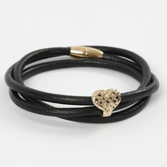 Armband aus dicker schwarzer Lederschnur mit Herz und goldenem Magnetverschluss