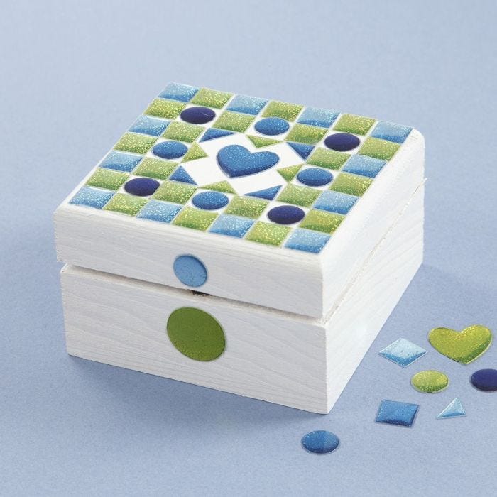 Mosaik-Box mit Bemalung