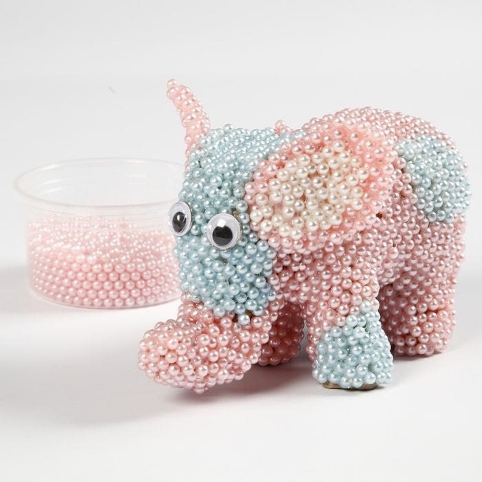 Elefant aus Pappmaché, verziert mit Pearl Clay und Wackelaugen