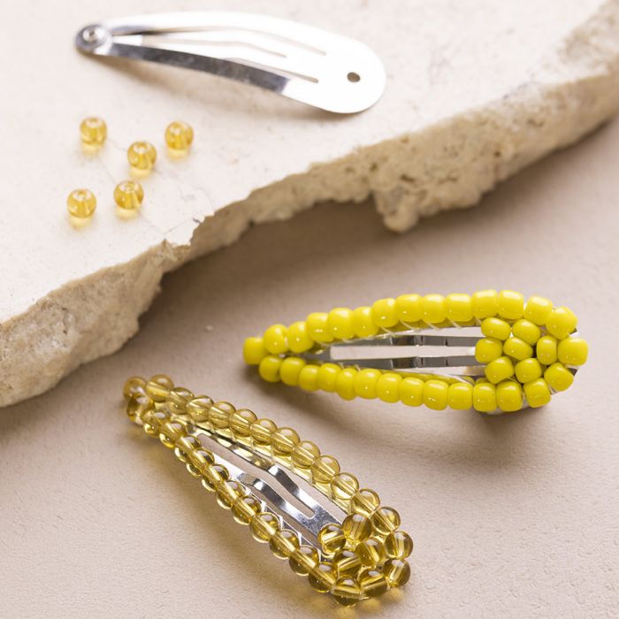 Haarspange, verziert mit Rocaille Seed Beads oder Glasperlen