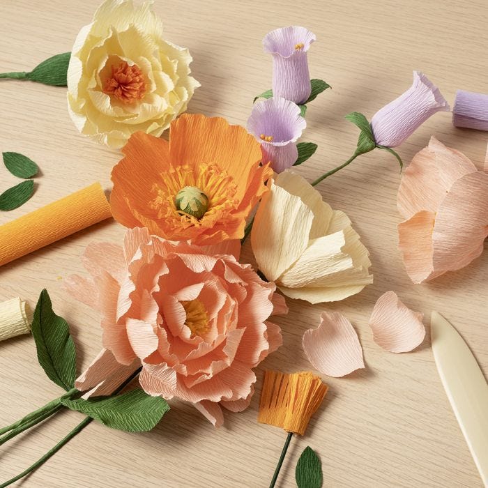 Starter Bastelset: Lernen Sie, wie man aus Krepppapier schönste Blumen kreiert