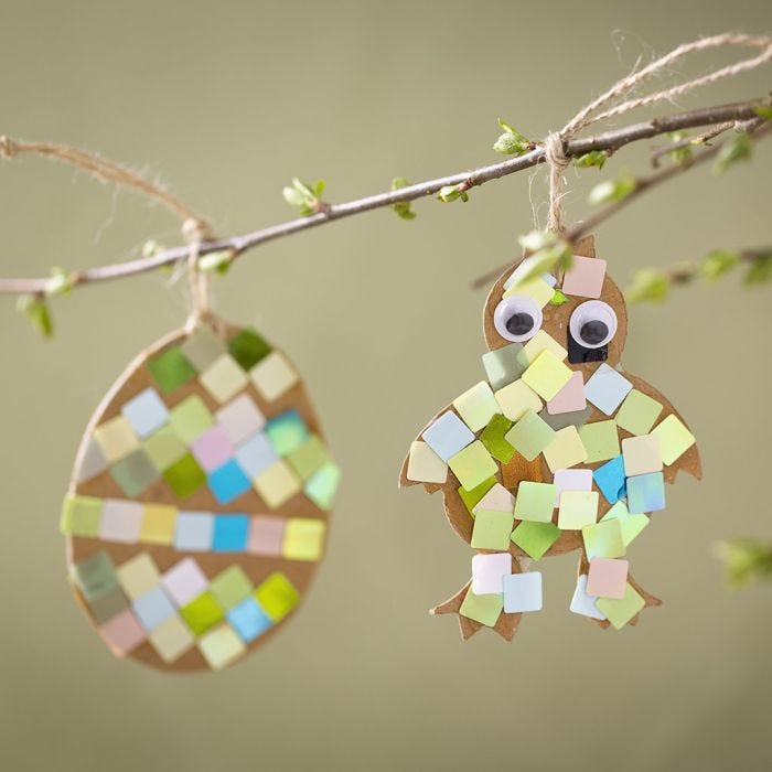 Osterküken und Osterei mit Mosaik