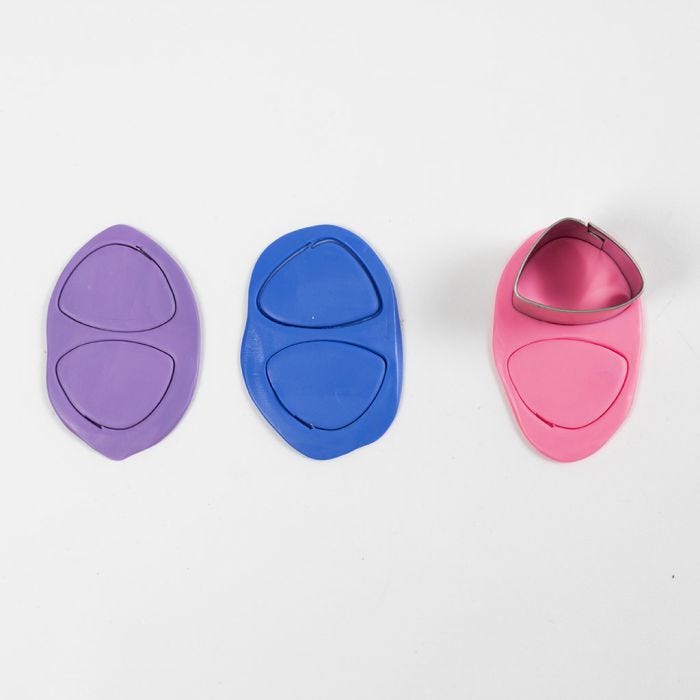 So basteln Sie flache, einfarbige Teile aus feinem Polymerton