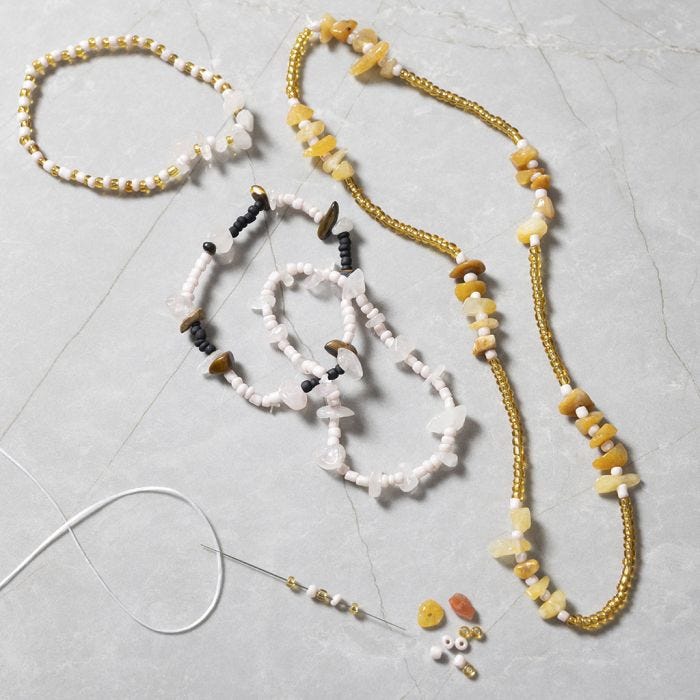 Schmuck mit Rosenquarz, Tigerauge und Honigkalzit