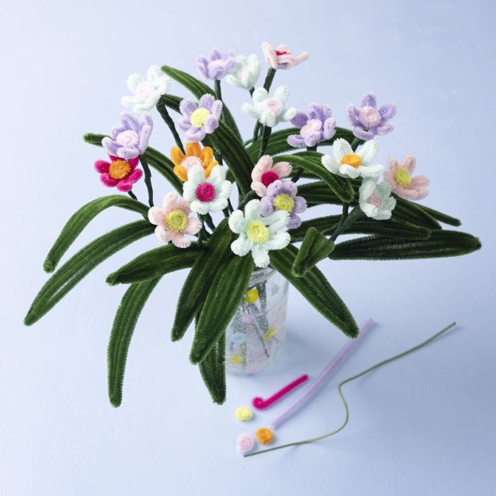 Einfache Blumen aus Pfeifenreinigern