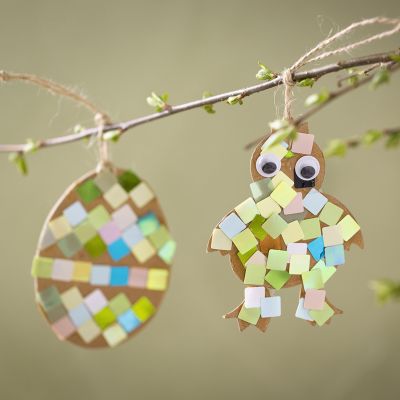 Osterküken und Osterei mit Mosaik