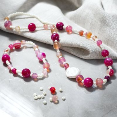 Halskette und Armband mit Achaten und Süßwasserperlen