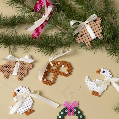 Hängender Weihnachtsschmuck aus Bügelperlen