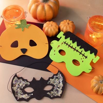 Halloween-Masken aus Moosgummi