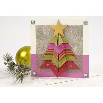 Eine Karte mit einem gefalteten Weihnachtsbaum