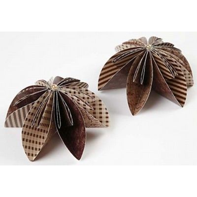 Blumen aus Origami-Papier