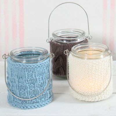 Laternen mit gestrickten Überzügen