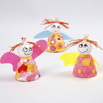 Engel aus Terrakottaglocken und Foam Clay