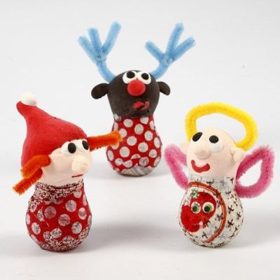 Weihnachtsfiguren aus Glühbirnen