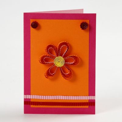 Grußkarte mit Blume und Quilling-Verzierung