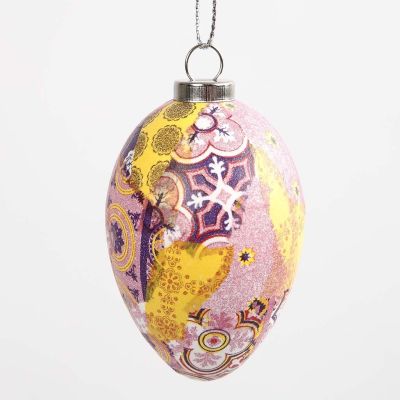 Ei mit gemustertem Decoupage in Rosa-Harmonie