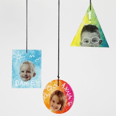 Hängende Glasscheiben mit Fotodruck