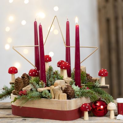 Adventkranz mit Deko aus Metallstern