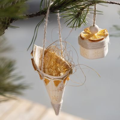 Spitztüte aus Spanholz