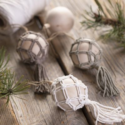 Macram&eacute;-Weihnachtsbaumkugel