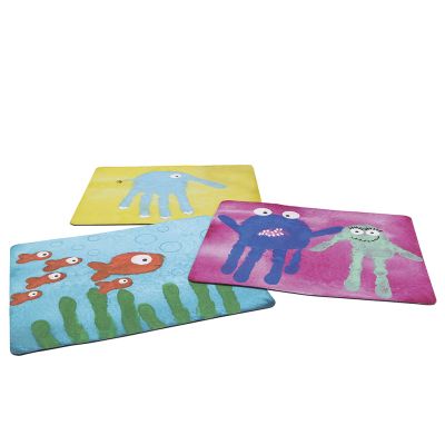 Bunte Mouse Pads und Dosenkühler