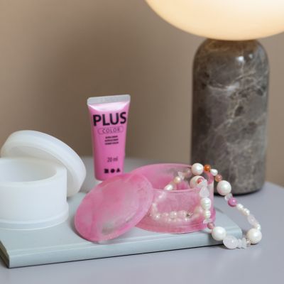 Transparentes Gefäß mit Marmorierung