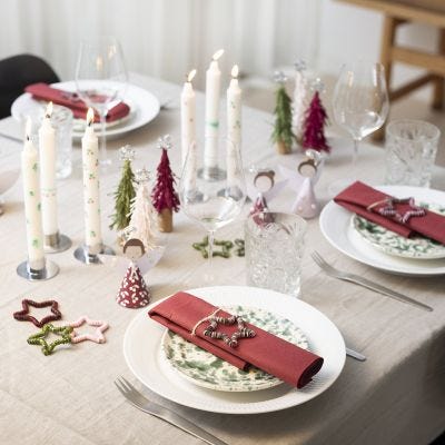 Selbst gemachte Weihnachtstischdekorationen